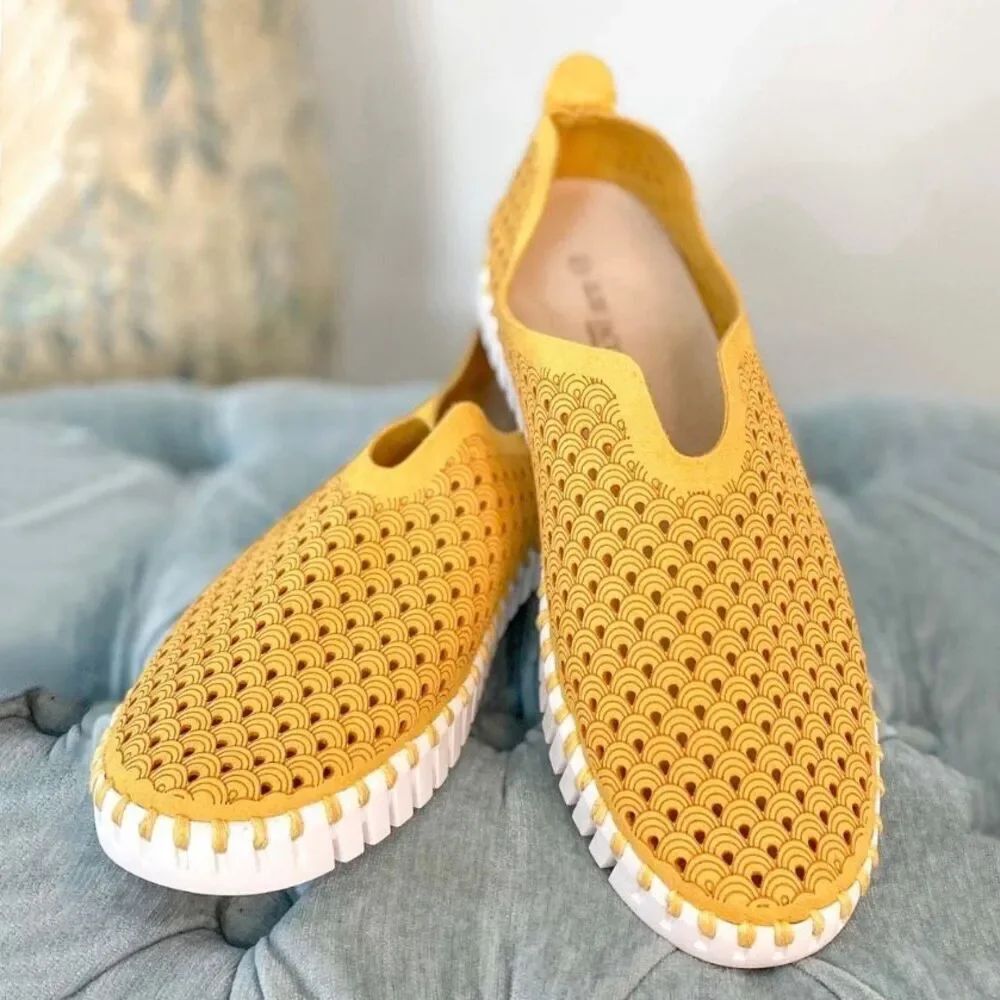 Ilse Jacobsen Tulip Slip On With White Sole size 41 Golden Rod